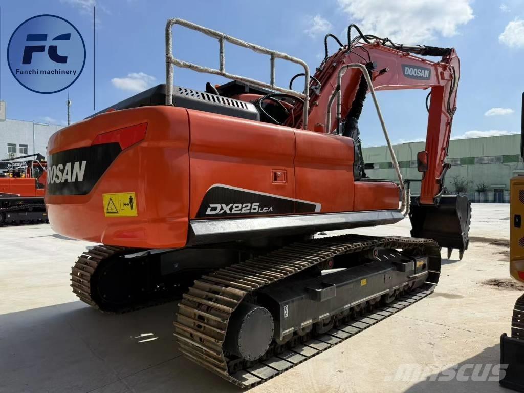 Doosan DX 225 LC Excavadoras de cadenas