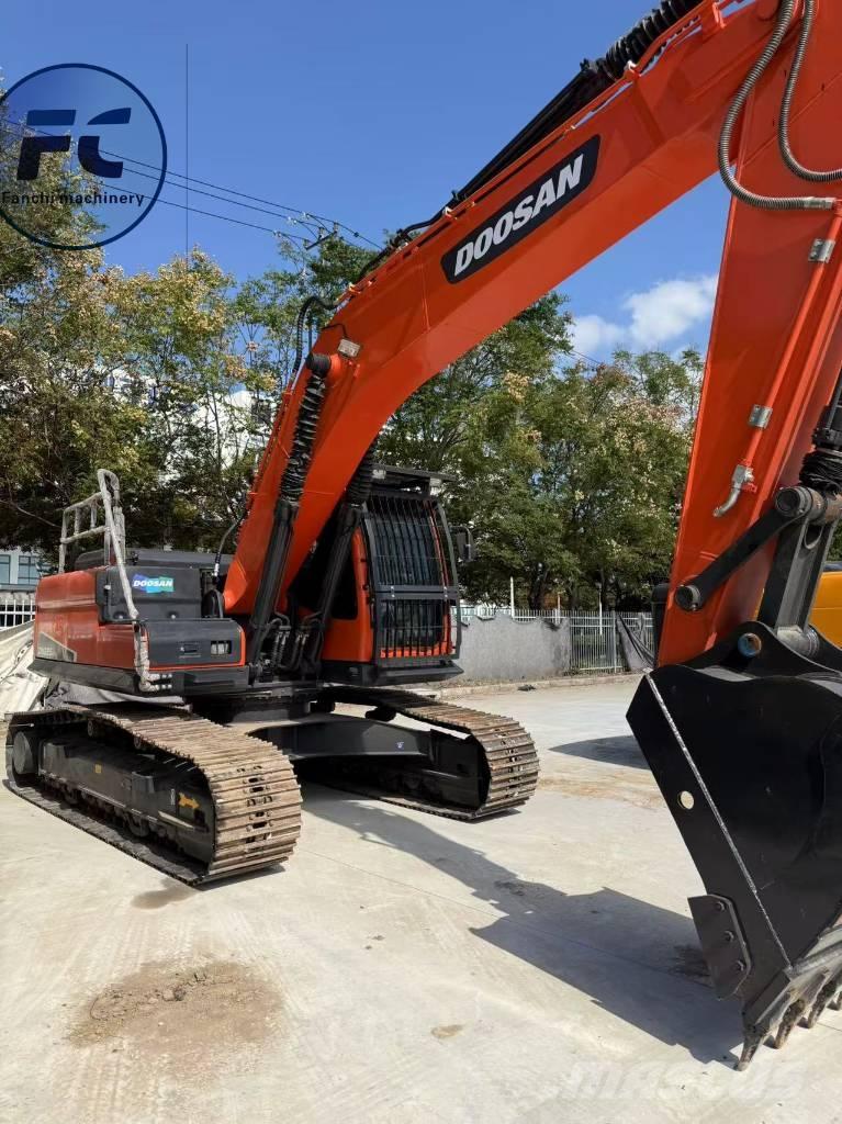 Doosan DX 225 LC Excavadoras de cadenas
