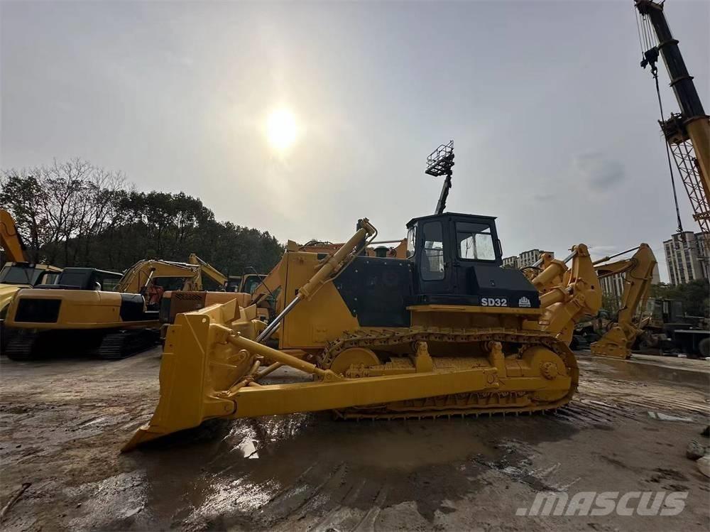 Shantui SD 32 Buldozer sobre oruga