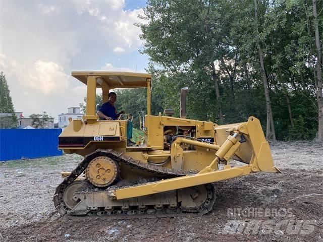 CAT D 5 H Buldozer sobre oruga