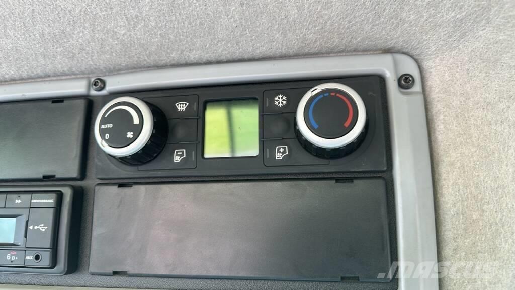 Valtra Q305 Tractores