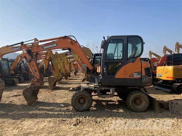 Doosan DX60W Excavadoras de ruedas