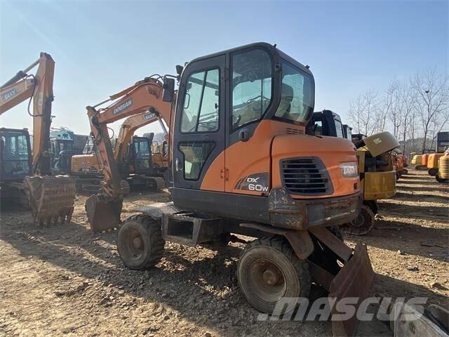 Doosan DX60W Excavadoras de ruedas