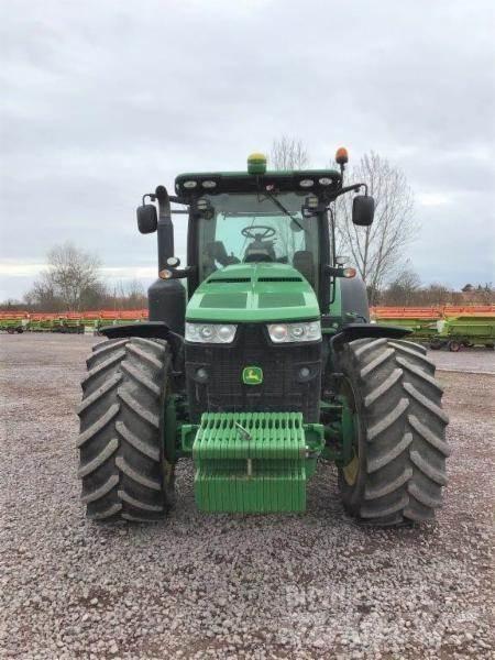 John Deere 8320 R Tractores
