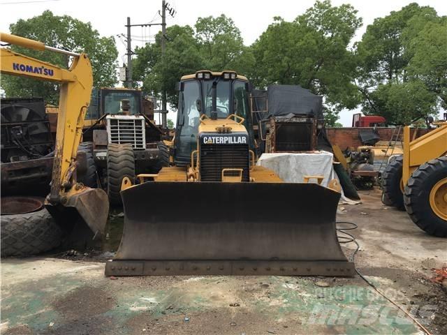 CAT D 5 K Buldozer sobre oruga