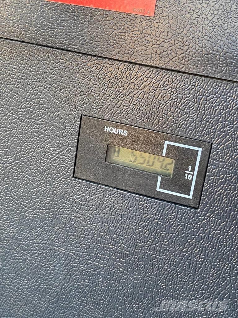 Hyundai HW 180 Excavadoras de ruedas