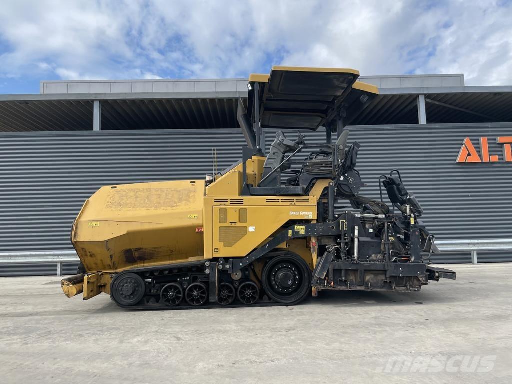 CAT AP555F Asfaltadoras