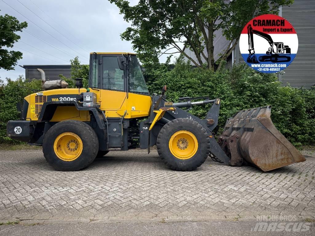 Komatsu WA 200 PZ-6 Cargadoras sobre ruedas