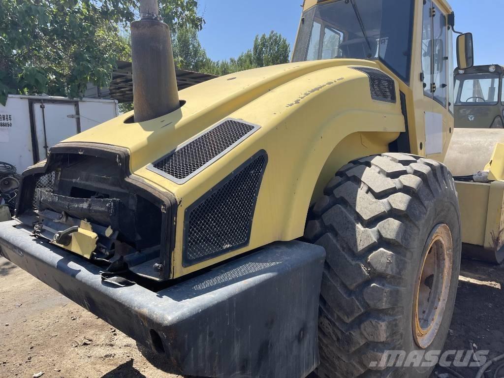 Bomag 226-4 Rodillos de un solo tambor