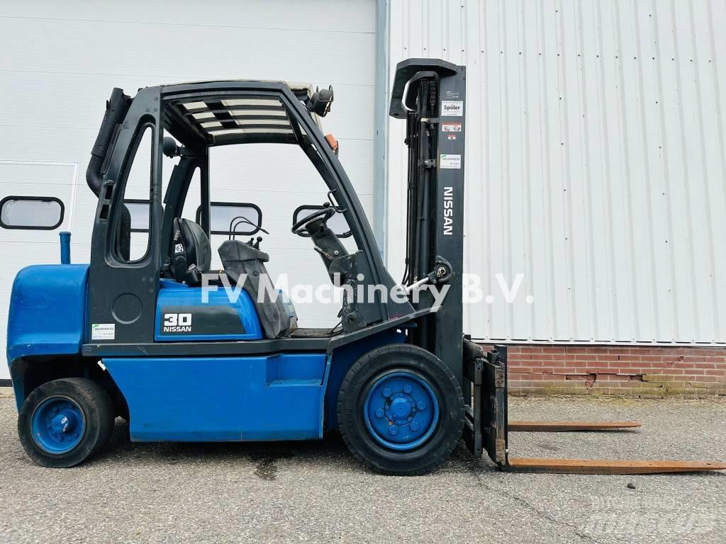 Nissan FGD 02A-300 Carretillas diesel