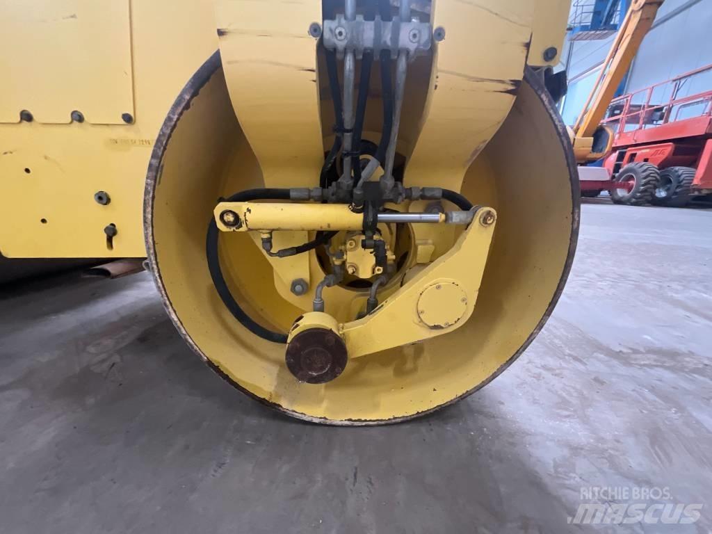 Bomag BW 138 AD Rodillos de doble tambor
