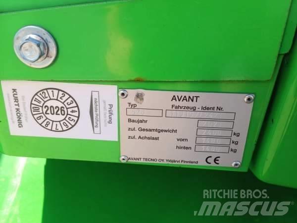 Avant 528 Minicargadoras