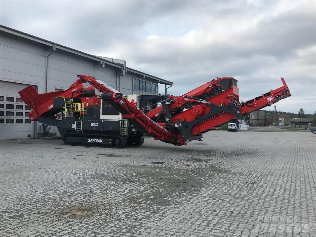 Sandvik QH 332 DDHS Trituradoras móviles
