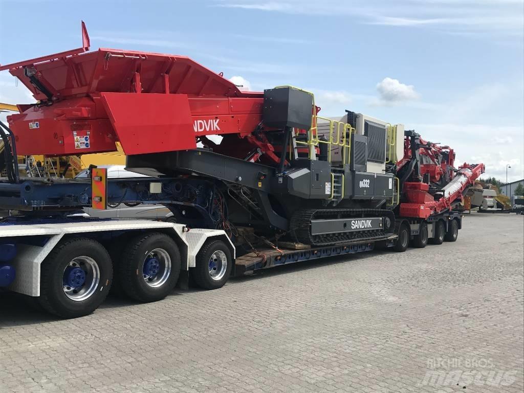Sandvik QH 332 DDHS Trituradoras móviles