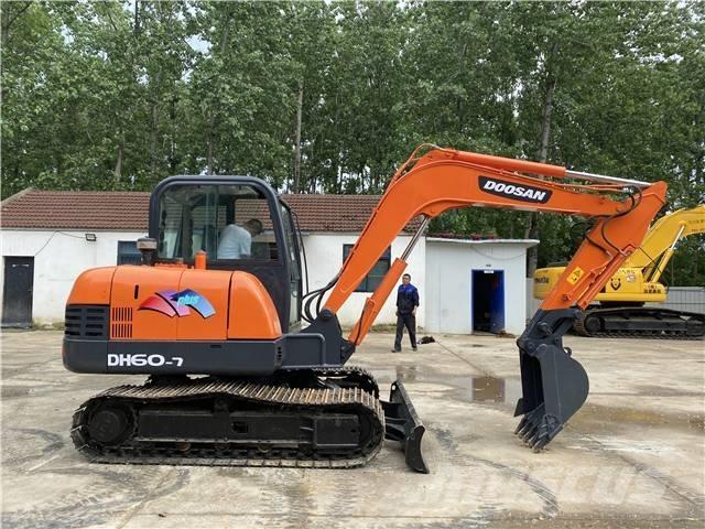Doosan DX60 Excavadoras de cadenas
