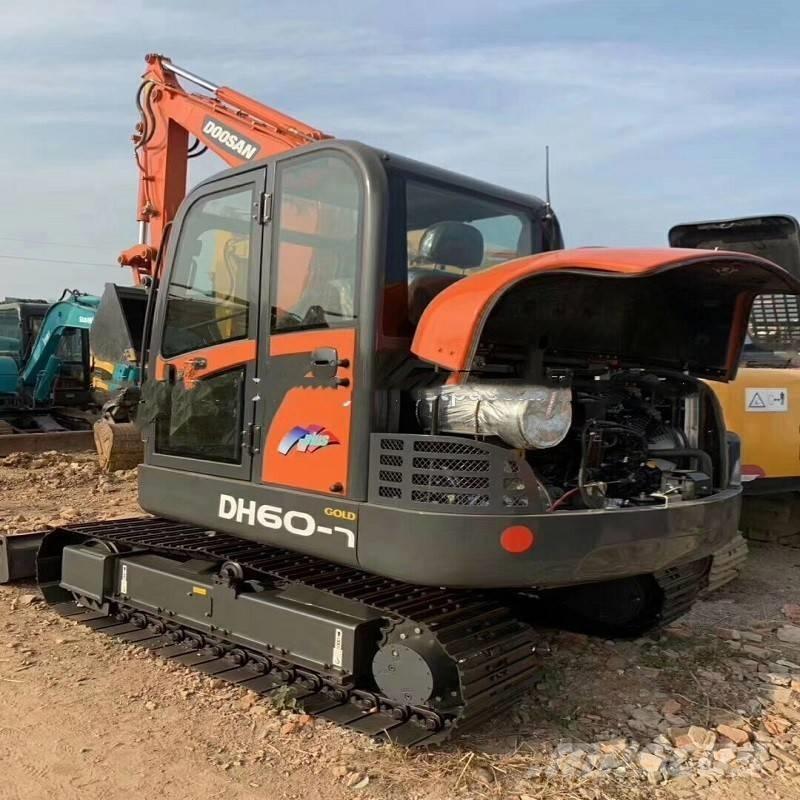 Doosan DX60 Excavadoras de cadenas