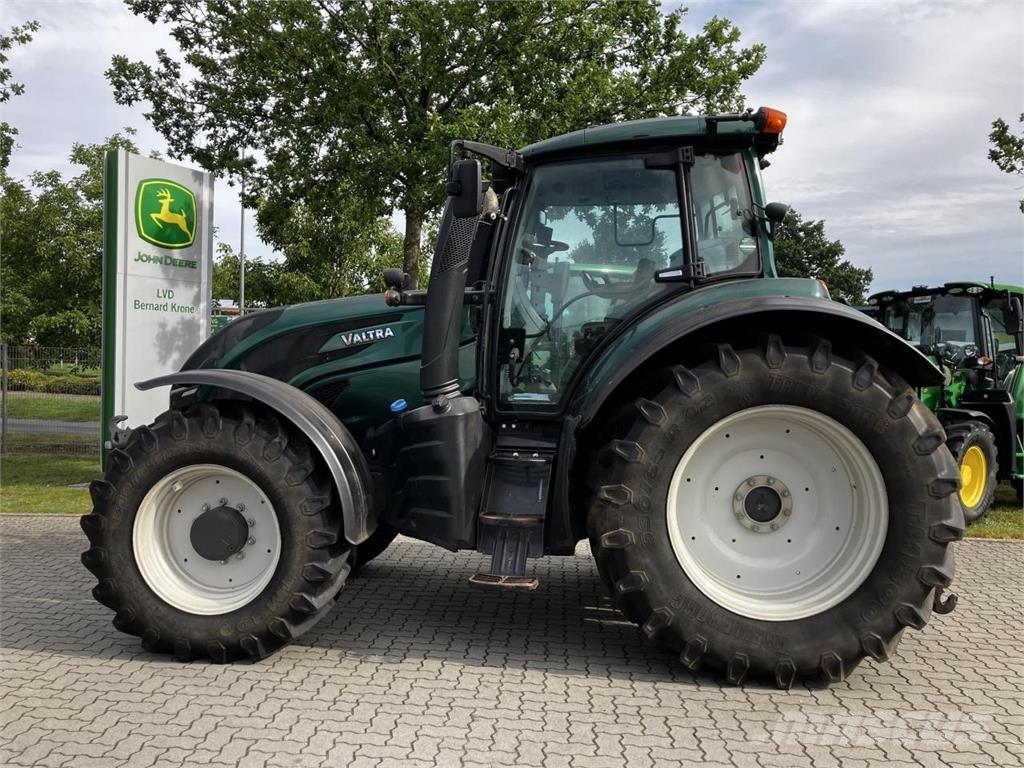 Valtra T174 Versu Tractores