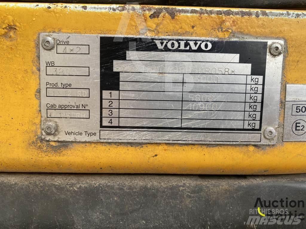 Volvo FL 240 4x2 Camiones bañeras basculantes o volquetes