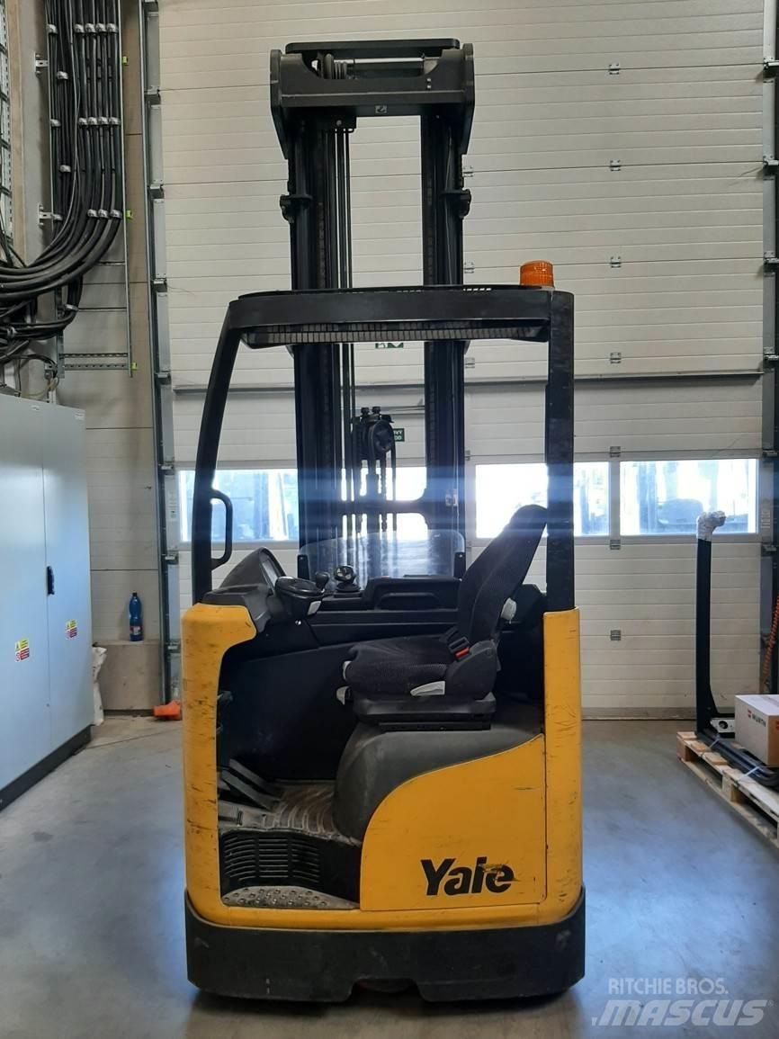 Yale MR14 Carretillas retráctiles