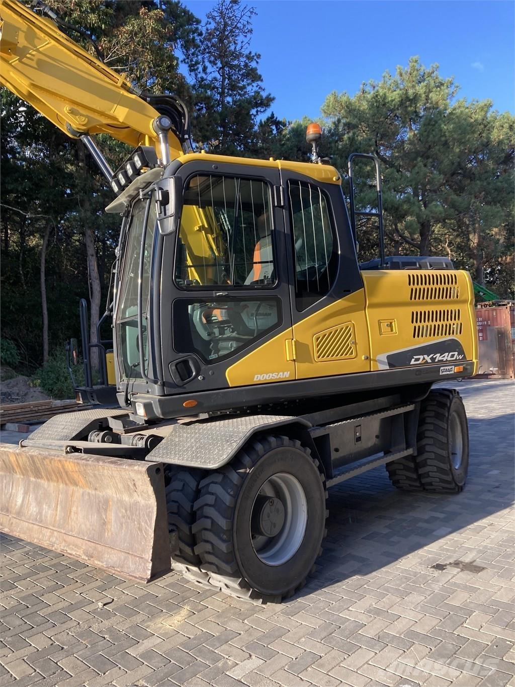 Doosan DX140W-5 Excavadoras de ruedas