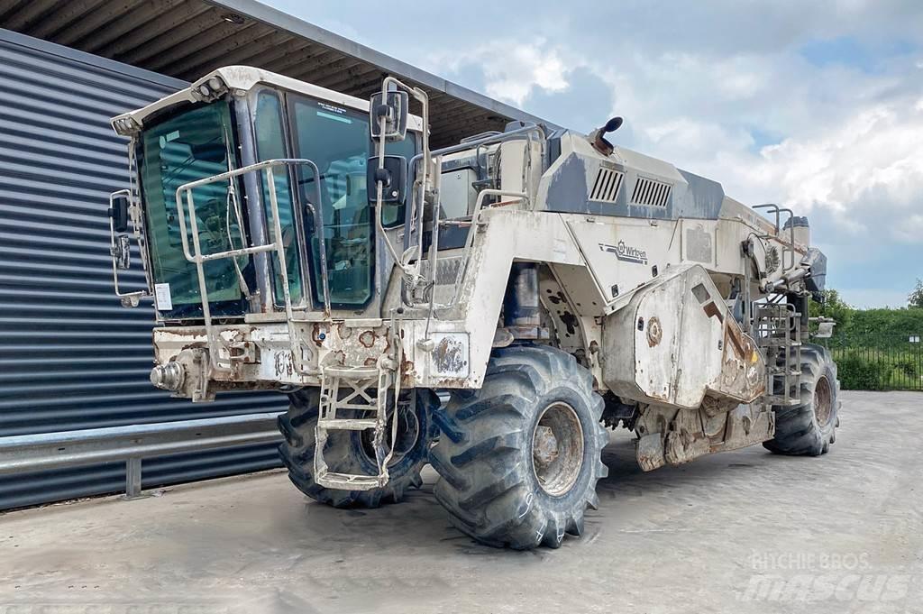 Wirtgen WR 240 Equipos para la estabilización de suelos y reciclaje de asfalto