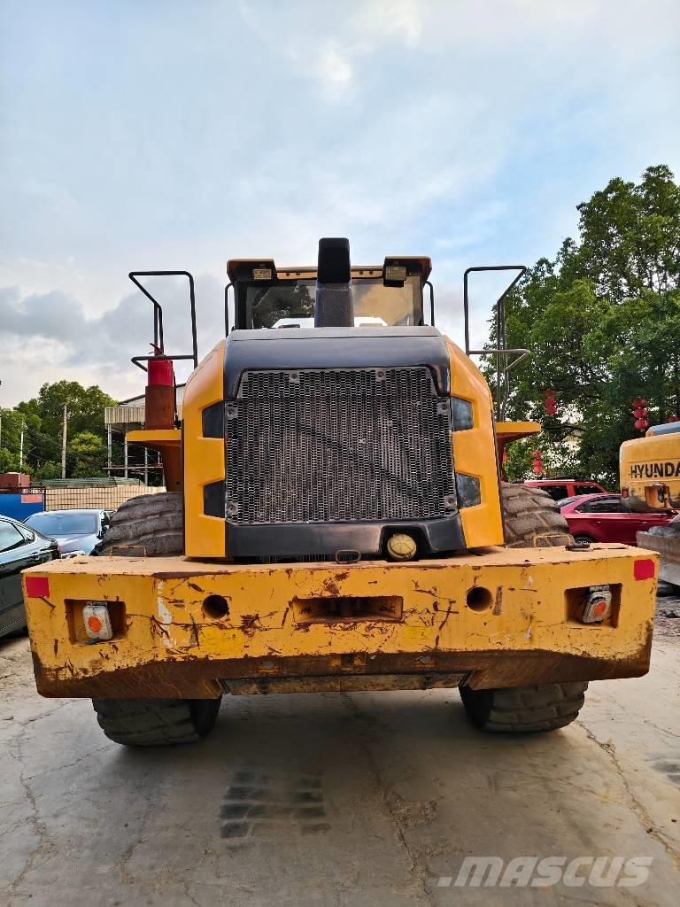 Volvo L 120 Cargadoras sobre ruedas
