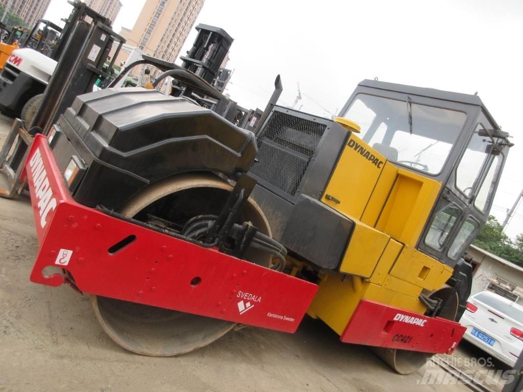 Dynapack CC421 Otras construcciones de carreteras