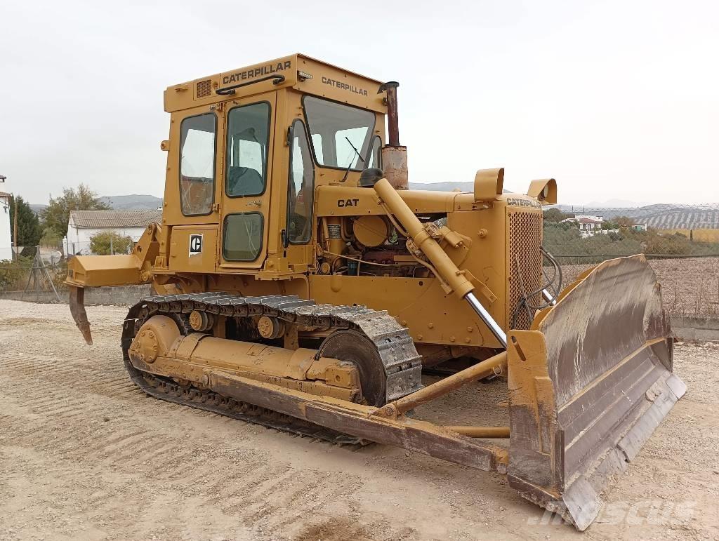CAT D 5 B Buldozer sobre oruga