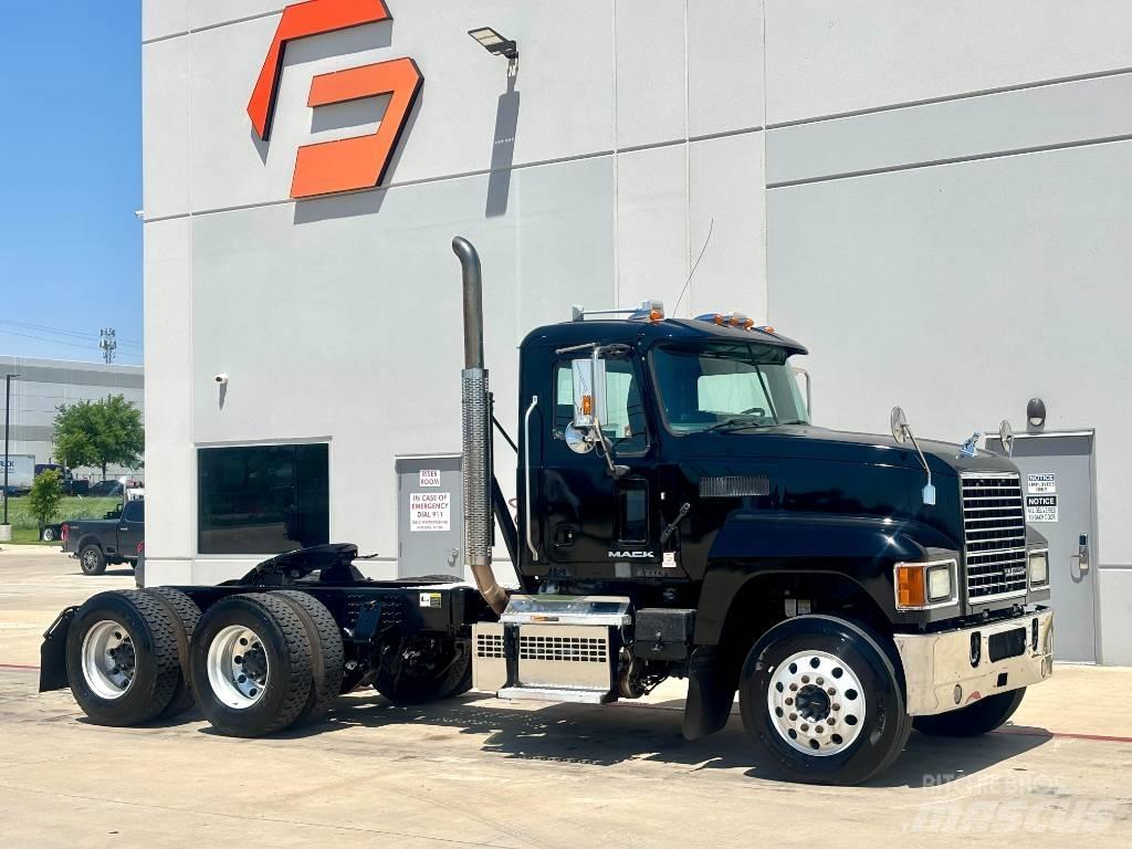 Mack CHU 613 Cabezas tractoras