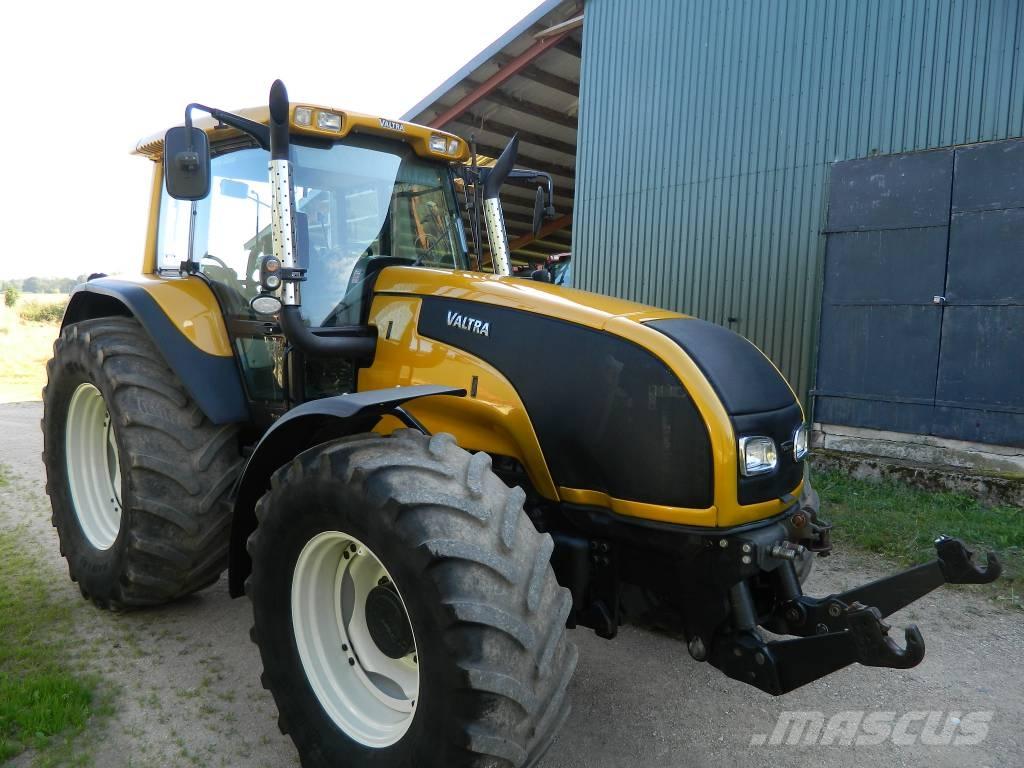 Valtra T 140 Tractores