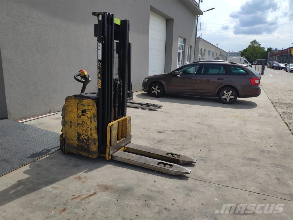 Yale MS16 AC Apiladores eléctricos autopropulsados