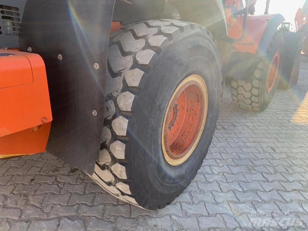 Hitachi ZW 180 Cargadoras sobre ruedas