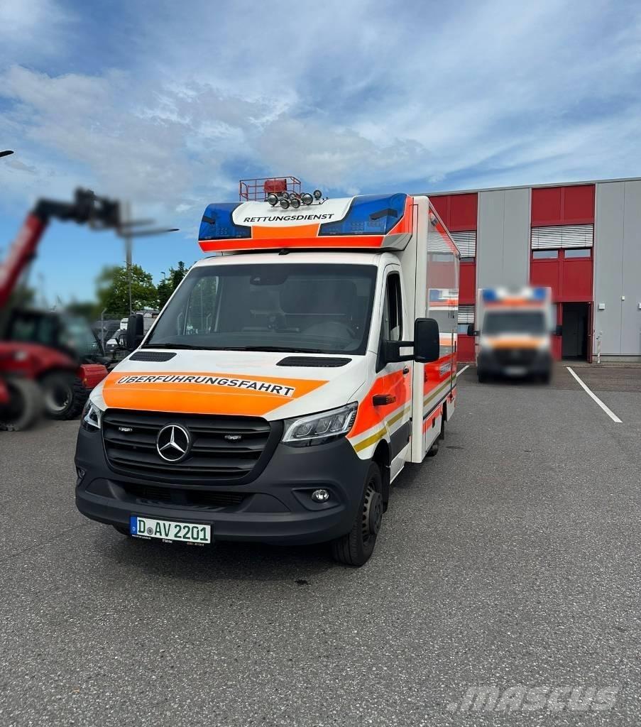Mercedes-Benz 100 D Ambulancias