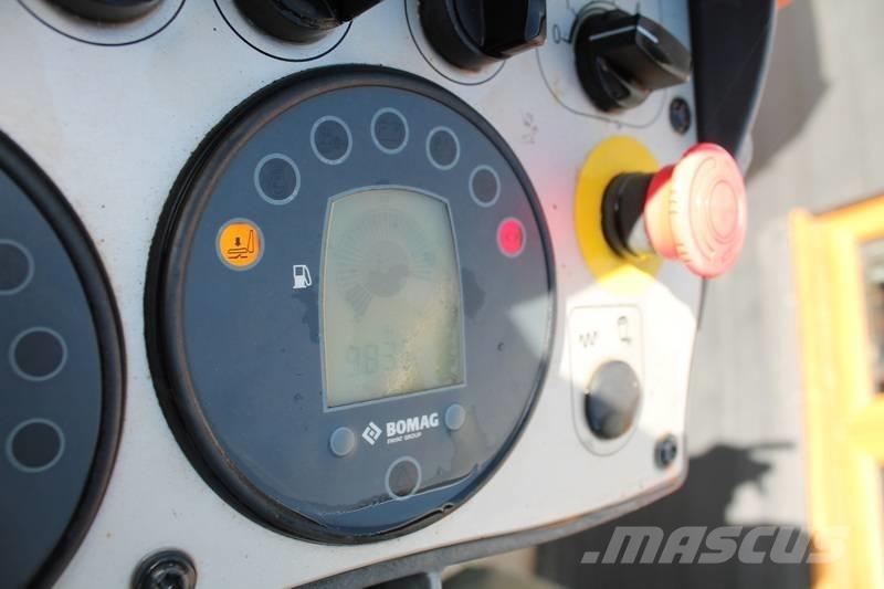 Bomag BW 135 AD-5 Rodillos de doble tambor