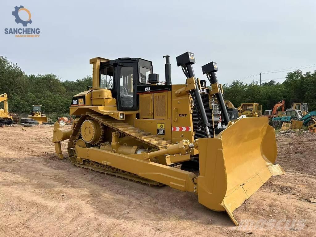 CAT D 8 R Buldozer sobre oruga