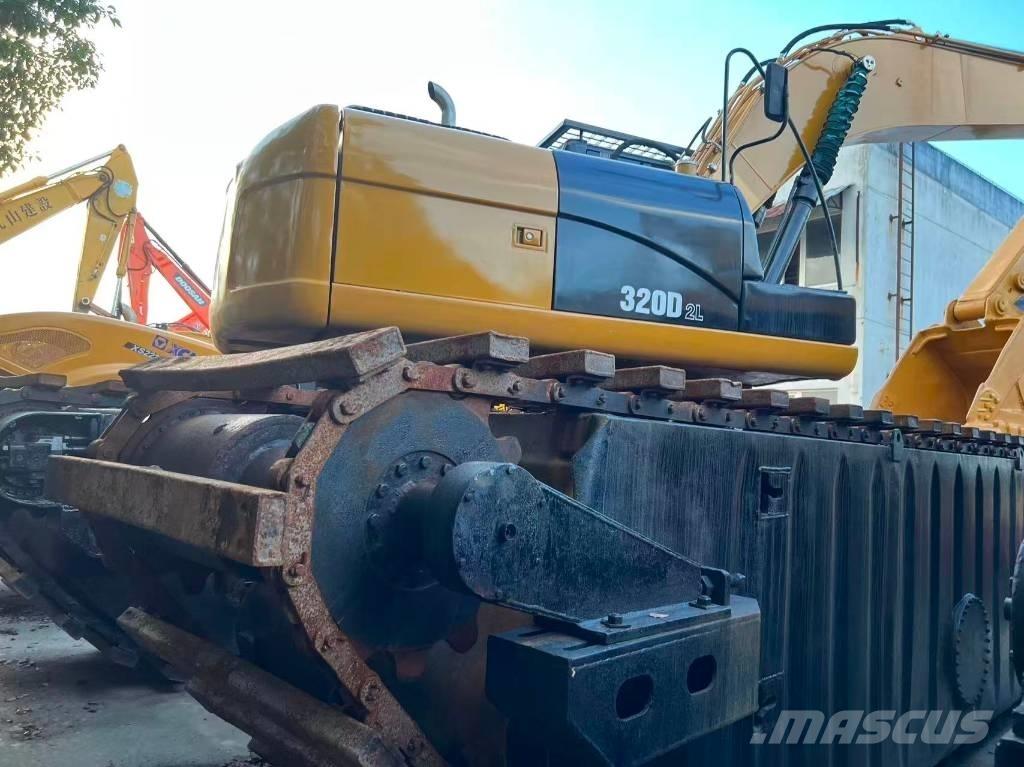 CAT 320 D2 Excavadoras anfibio
