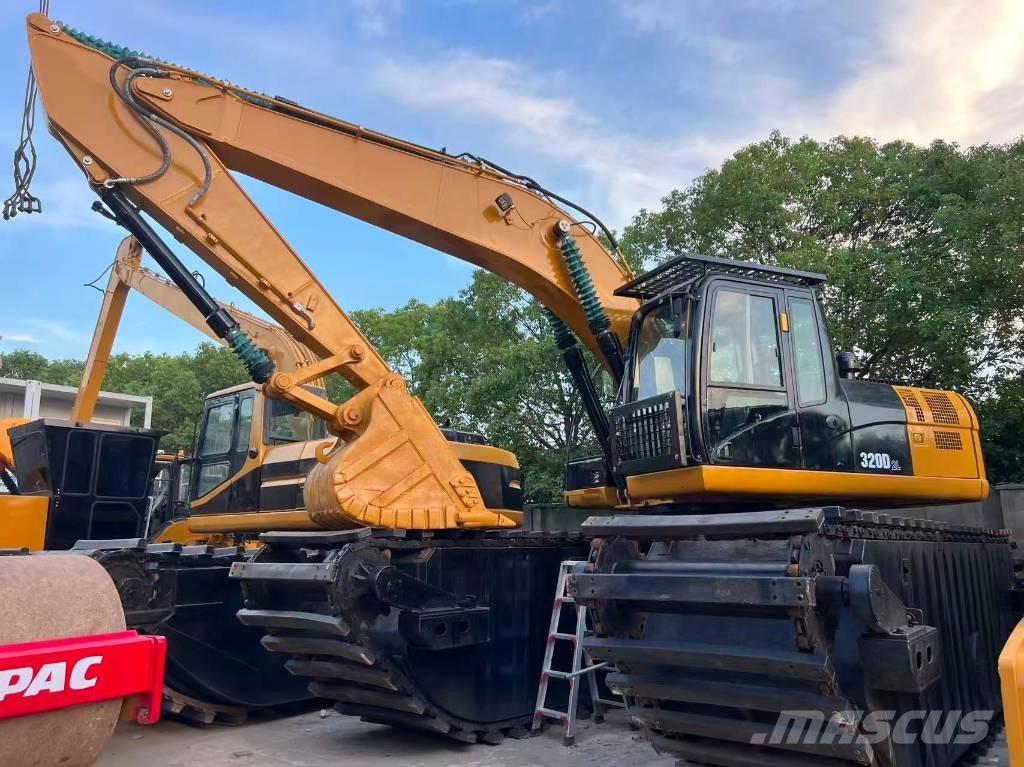 CAT 320 D2 Excavadoras anfibio