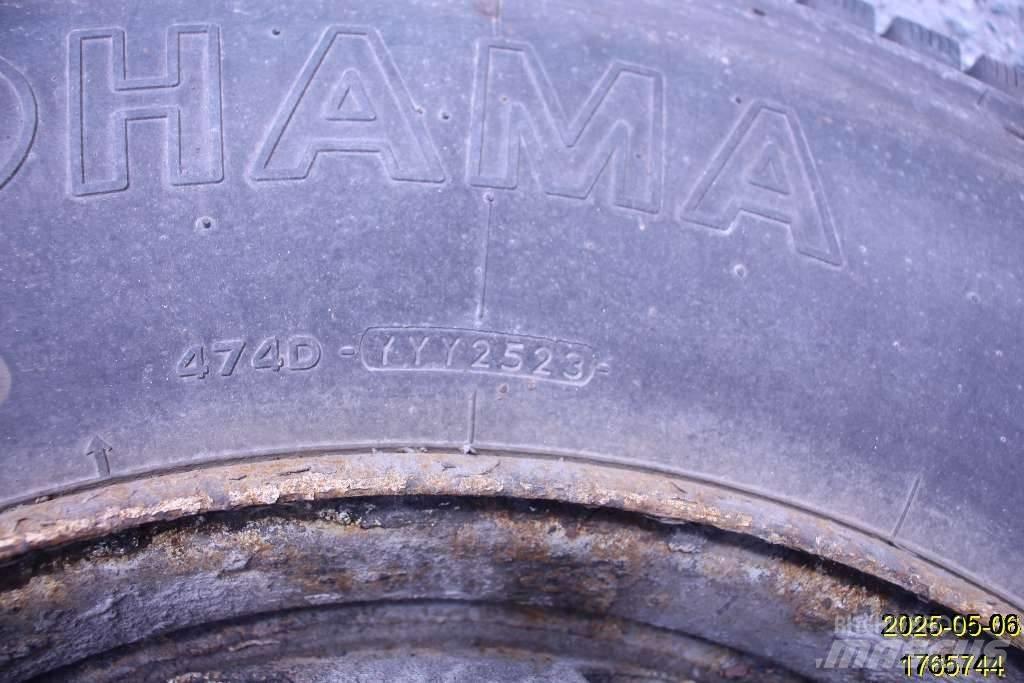 Yokohama SY397 Neumáticos, ruedas y llantas