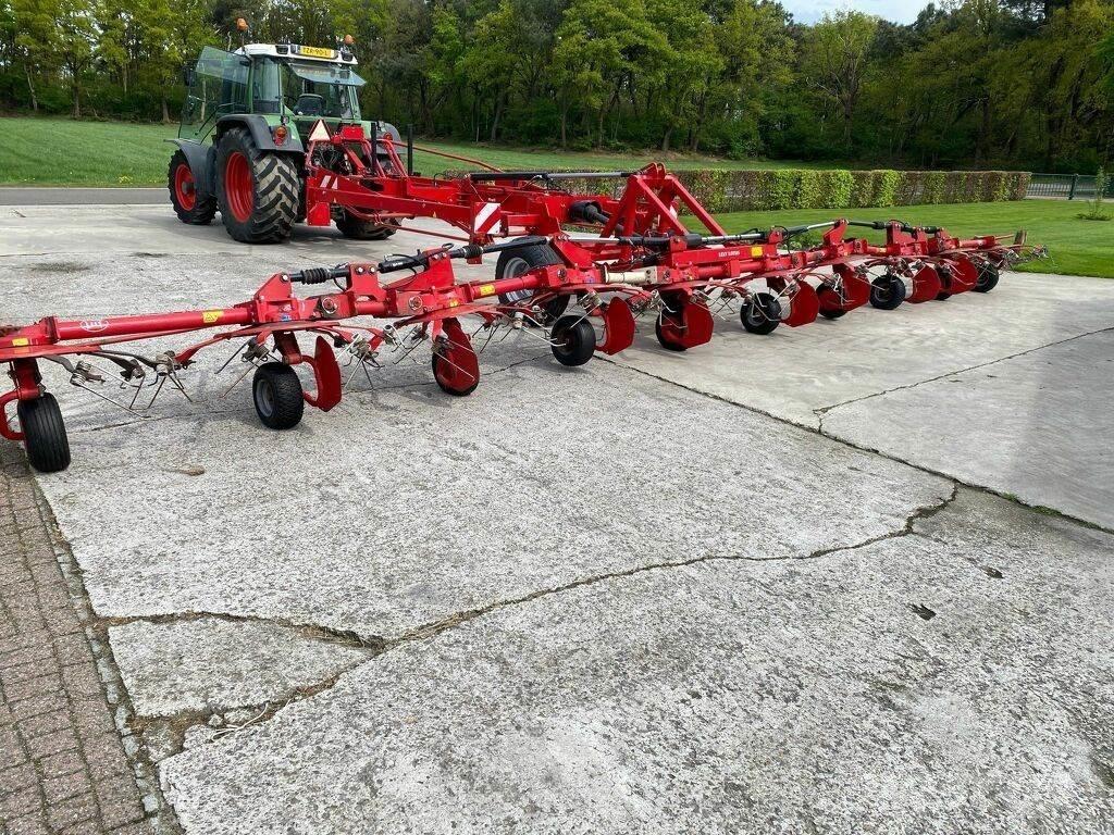 Lely 1250 Rastrillos y henificadores