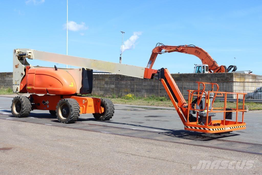 JLG 800AJ Plataforma de trabajo articulada