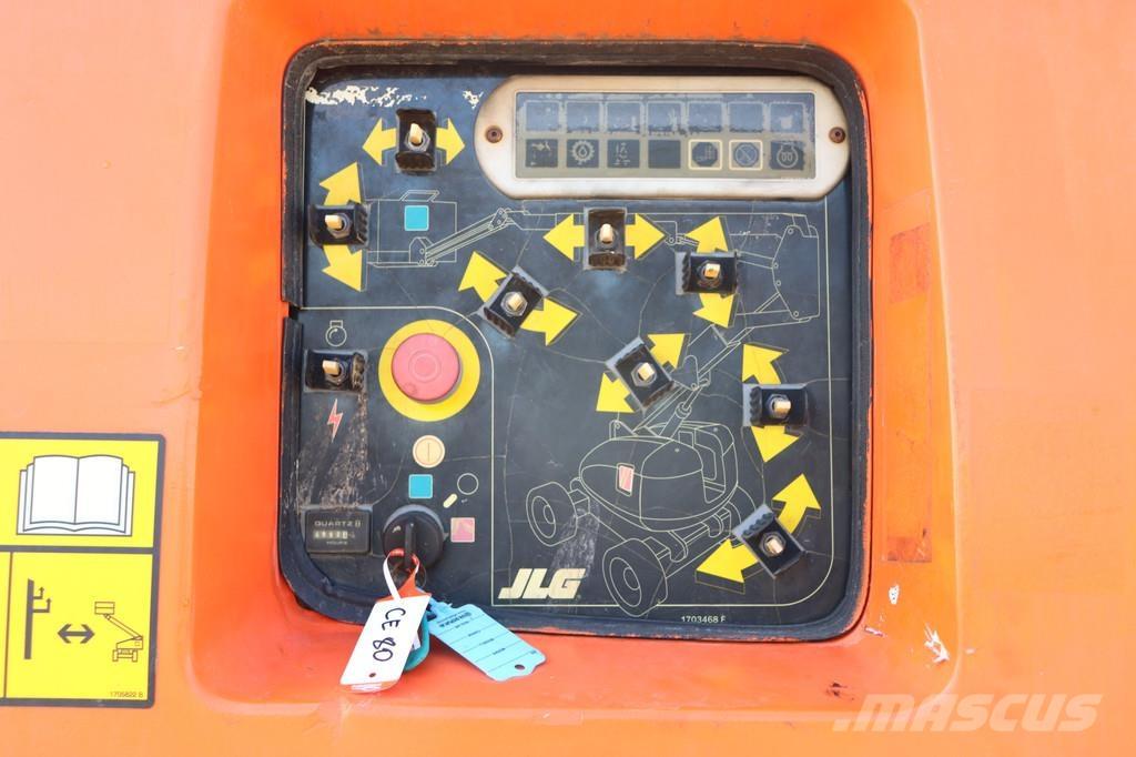 JLG 800AJ Plataforma de trabajo articulada