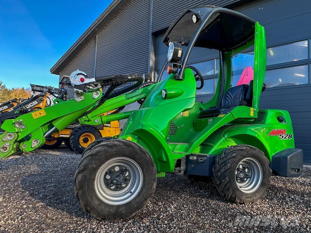 Avant 528 Cargadoras multifunción