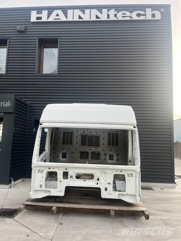 Iveco EUROSTAR Cabinas e interior