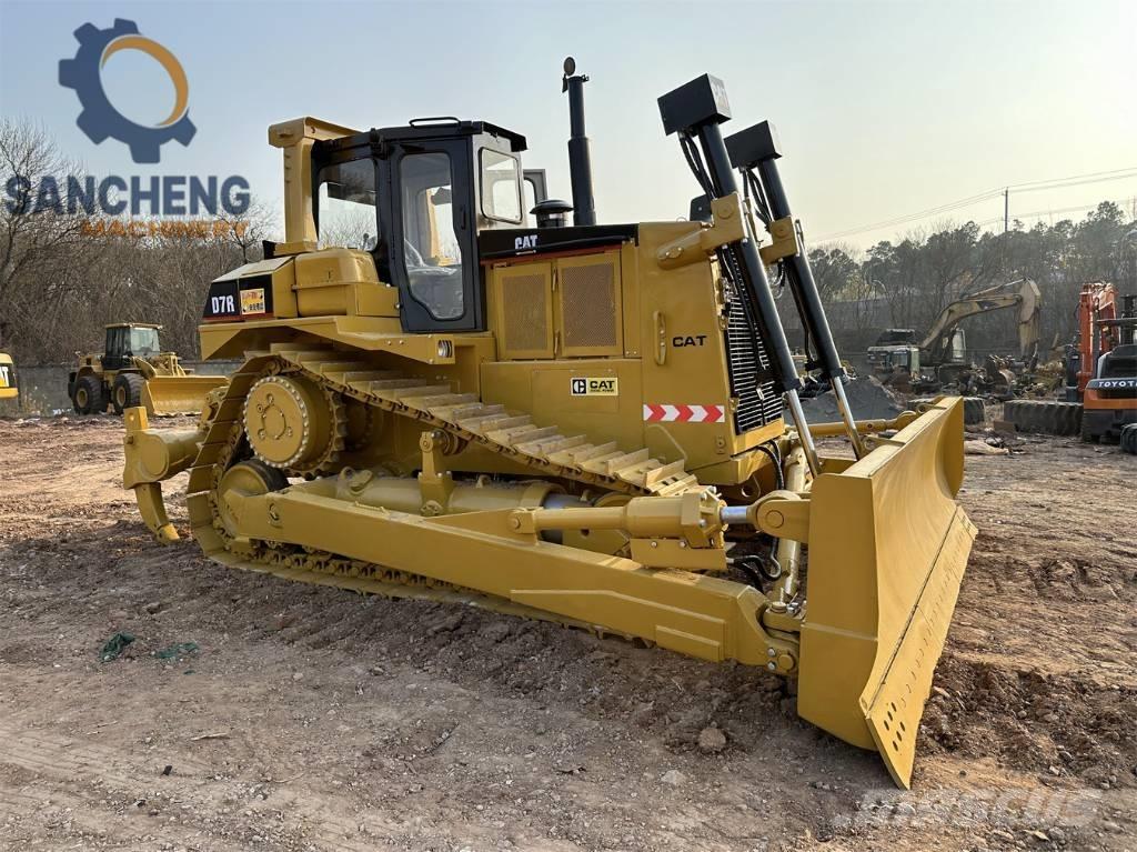 CAT D 7 R Buldozer sobre oruga