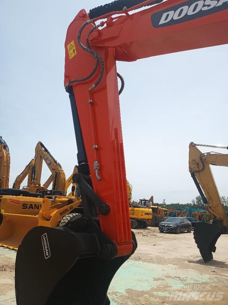 Doosan DX 225 LCA Excavadoras de cadenas