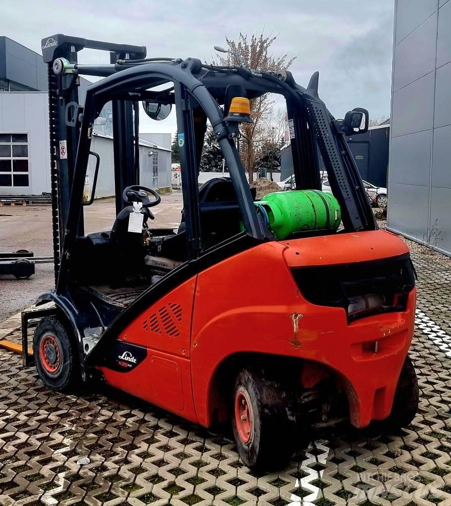 Linde H 25 T - 02 Carretillas LPG