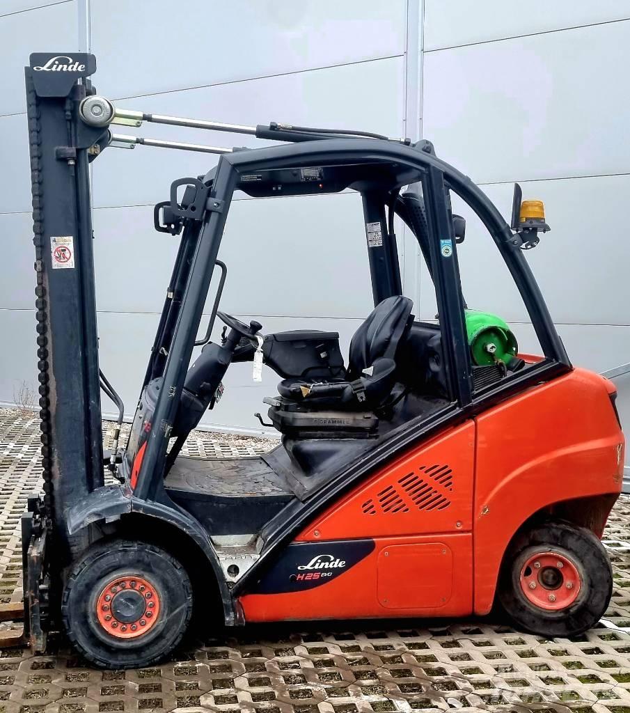 Linde H 25 T - 02 Carretillas LPG
