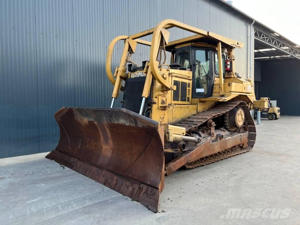 CAT D7H Buldozer sobre oruga