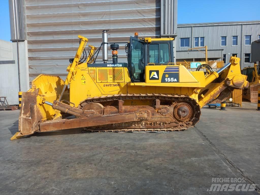 Komatsu D155A-6R Buldozer sobre oruga
