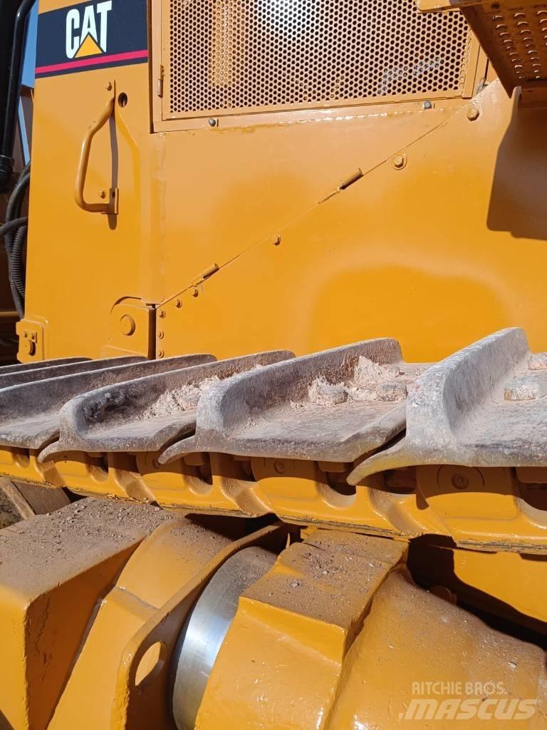 CAT D 9 R Buldozer sobre oruga